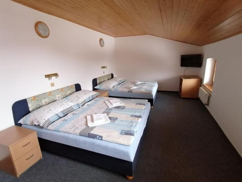 Hotel Ranc Pod Rejvizem Zlaté Hory Exteriér fotografie